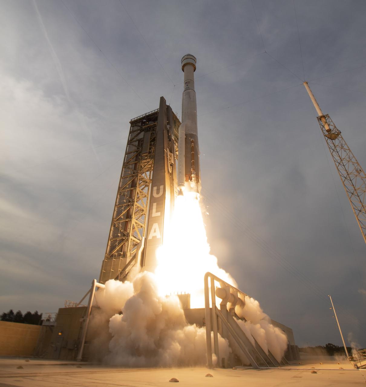 A United Launch Alliance Atlas V rocket with Boeing’s CST-100 Starliner spacecraft aboard launches from Space Launch Complex 41, Thursday, May 19, 2022, at Cape Canaveral Space Force Station in Florida. Boeing’s Orbital Flight Test-2 (OFT-2) is Starliner’s second uncrewed flight test and will dock to the International Space Station as part of NASA's Commercial Crew Program. OFT-2 launched at 6:54 p.m. ET, and will serve as an end-to-end test of the system's capabilities. Photo Credit: (NASA/Joel Kowsky)