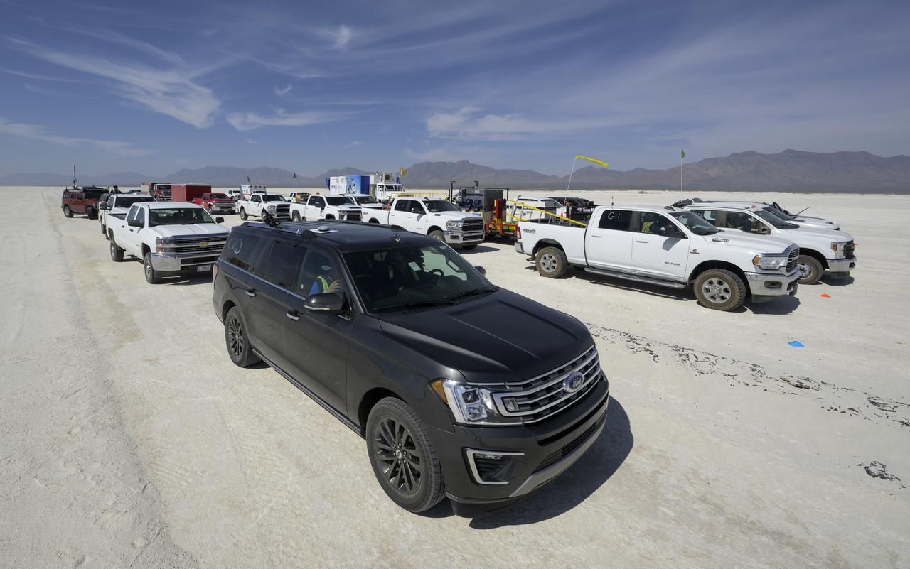 Boeing and NASA teams participate in a mission dress rehearsal to prepare for the landing of the Boeing CST-100 Starliner spacecraft in White Sands, New Mexico, Monday, May 23, 2022. Boeing’s Orbital Flight Test-2 (OFT-2) is Starliner’s second uncrewed flight test to the International Space Station as part of NASA's Commercial Crew Program. OFT-2 serves as an end-to-end test of the system's capabilities. Photo Credit: (NASA/Bill Ingalls)