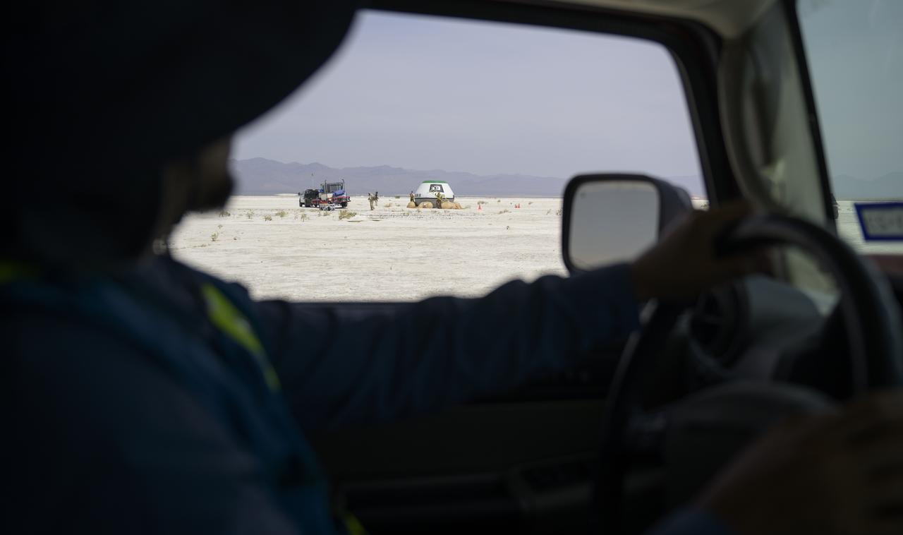 Boeing and NASA teams participate in a mission dress rehearsal to prepare for the landing of the Boeing CST-100 Starliner spacecraft in White Sands, New Mexico, Monday, May 23, 2022. Boeing’s Orbital Flight Test-2 (OFT-2) is Starliner’s second uncrewed flight test to the International Space Station as part of NASA's Commercial Crew Program. OFT-2 serves as an end-to-end test of the system's capabilities. Photo Credit: (NASA/Bill Ingalls)