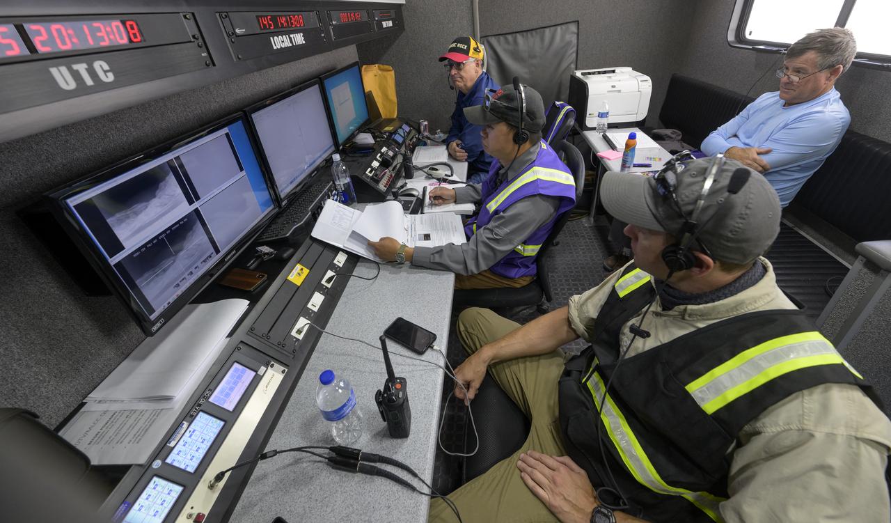 Boeing teams inside the Mobile Landing Control Center (MLCC) prepare for the landing of Boeing’s CST-100 Starliner spacecraft at White Sands Missile Range’s Space Harbor, Wednesday, May 25, 2022, in New Mexico. Boeing’s Orbital Flight Test-2 (OFT-2) is Starliner’s second uncrewed flight test to the International Space Station as part of NASA's Commercial Crew Program. OFT-2 serves as an end-to-end test of the system's capabilities. Photo Credit: (NASA/Bill Ingalls)