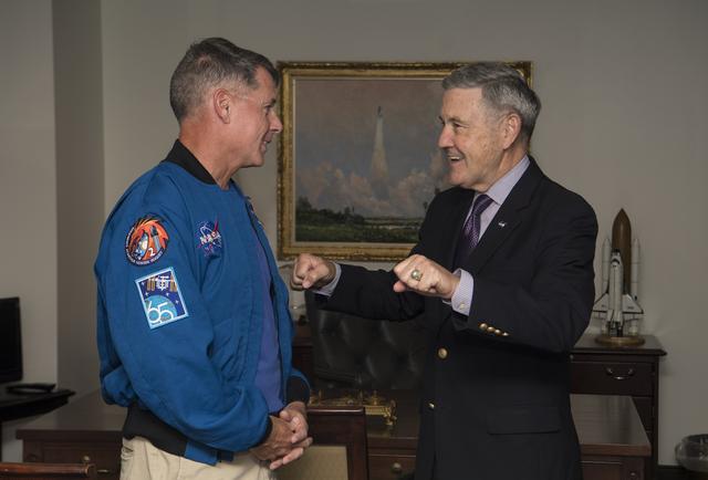 NASA Leadership Meets with NASA’s SpaceX Crew-2 Astronauts