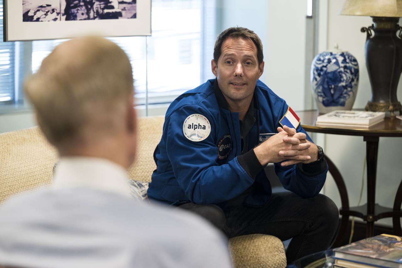 NASA Administrator Bill Nelson speaks with NASA’s SpaceX Crew-2 ESA (European Space Agency) astronaut Thomas Pesquet during a meeting with fellow NASA astronauts Megan McArthur and Shane Kimbrough, Japan Aerospace Exploration Agency (JAXA) astronaut Akihiko Hoshide, NASA Deputy Administrator Pam Melroy, and NASA Associate Administrator Bob Cabana, Monday, June 6, 2022, at the Mary W. Jackson NASA Headquarters Building in Washington DC. Photo Credit: (NASA/Aubrey Gemignani)