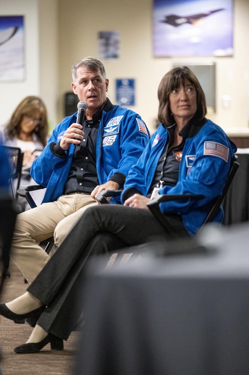 NASA’s SpaceX Crew-2 astronauts Shane Kimbrough, left, and Megan McArthur, right, speak during a meet and greet with employees Tuesday, June 7, 2022, at the Mary W. Jackson NASA Headquarters Building in Washington. Kimbrough, McArthur, Hoshide, and Pesquet completed the second crew rotation mission to the International Space Station as part of the agency’s Commercial Crew Program and spent 198 days aboard the orbiting laboratory as part of Expeditions 65 and 66. Photo Credit: (NASA/Keegan Barber)