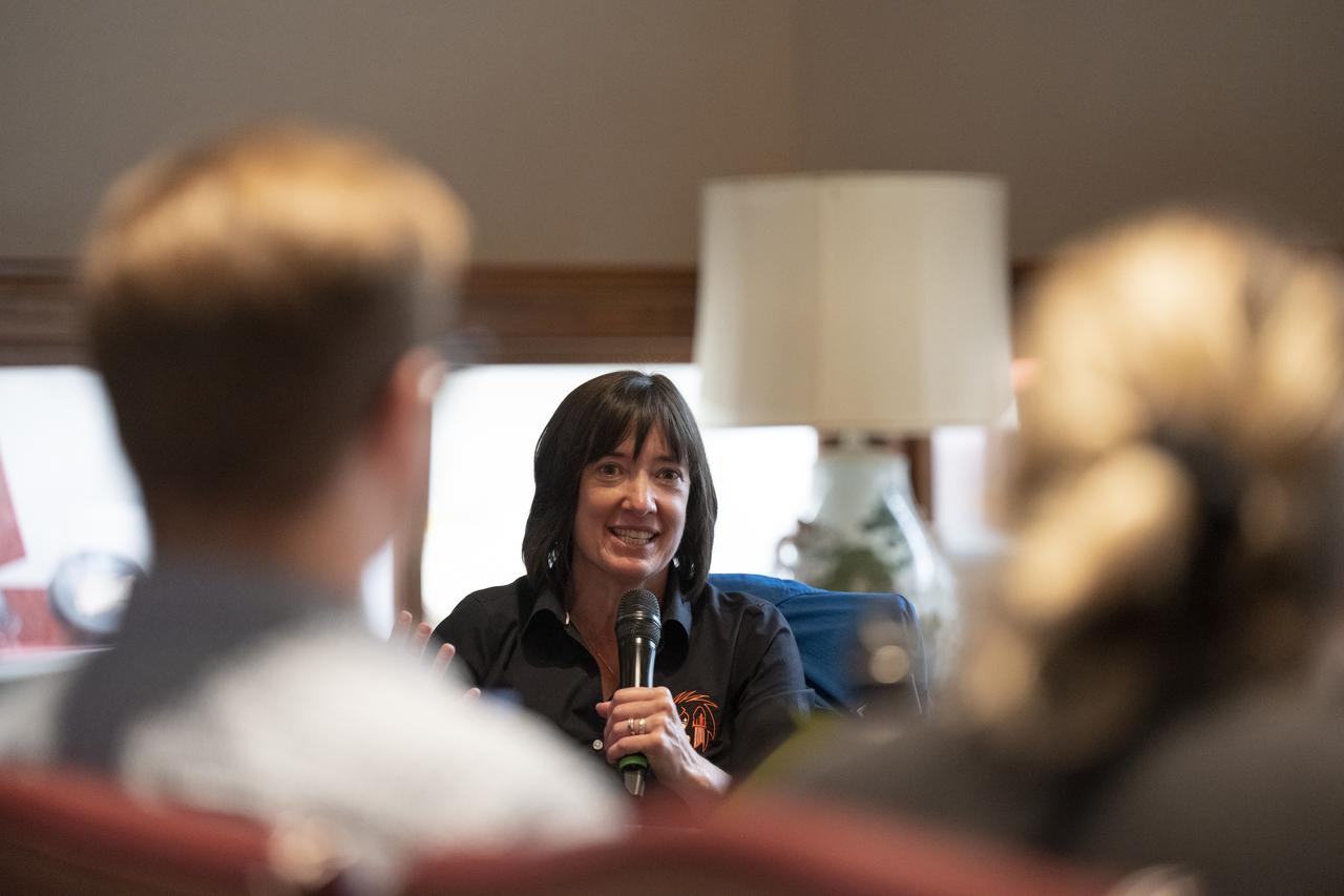 NASA’s SpaceX Crew-2 astronaut Megan McArthur speaks during a meeting with National Geographic leadership and staff Tuesday, June 7, 2022, at National Geographic Headquarters in Washington. Photo Credit: (Kimbrough, McArthur, Hoshide, and Pesquet completed the second crew rotation mission to the International Space Station as part of the agency’s Commercial Crew Program and spent 198 days aboard the orbiting laboratory as part of Expeditions 65 and 66. Photo Credit: (NASA/Keegan Barber)