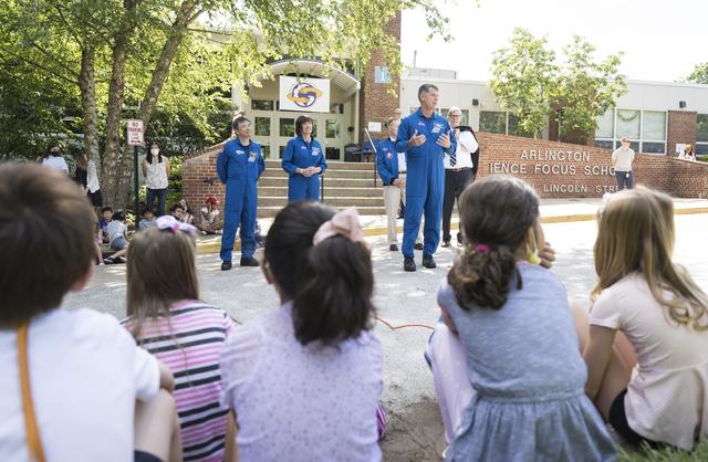 NASA image: NASA's Crew-2 Astronauts Visit Arlington Elementary School