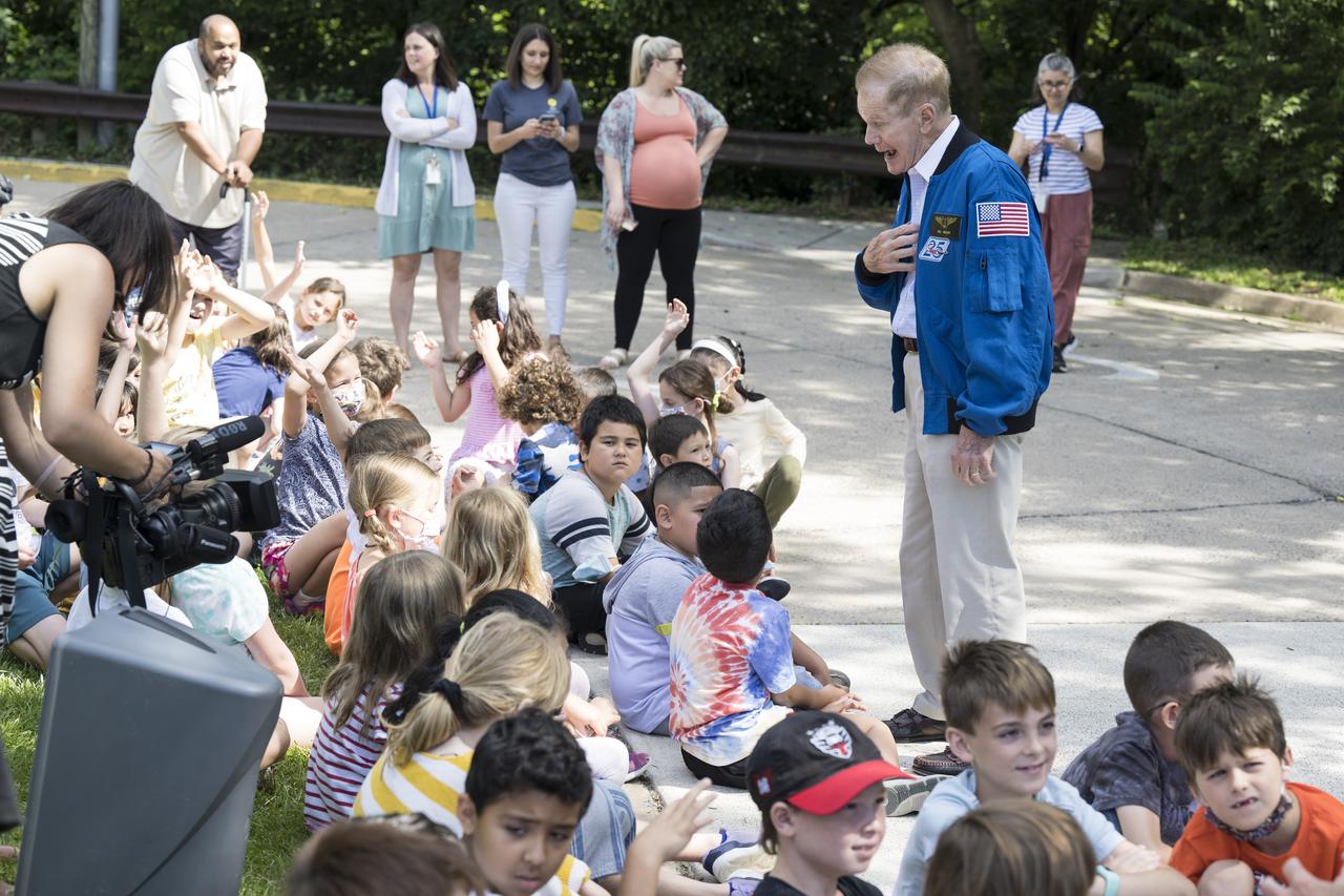 NASA Administrator Bill Nelson speaks to students during a visit to Arlington Science Focus Elementary School, Friday, June 10, 2022, in Arlington, Virginia. Photo Credit: (NASA/Aubrey Gemignani)