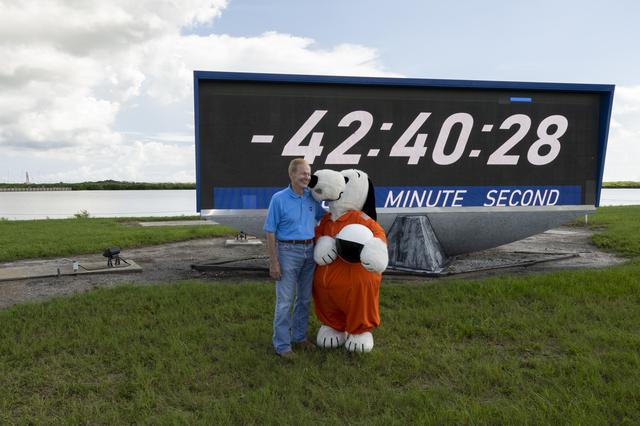 NASA image: Artemis I NASA Social with Snoopy