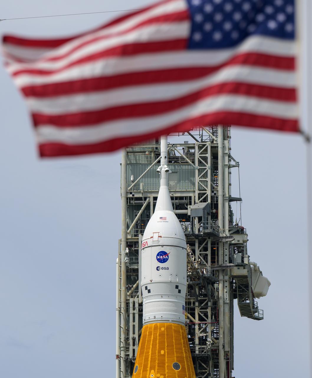 NASA’s Space Launch System (SLS) rocket with the Orion spacecraft aboard is seen atop a mobile launcher at Launch Pad 39B as preparations for launch continue, Sunday, Aug. 28, 2022, at NASA’s Kennedy Space Center in Florida. NASA’s Artemis I flight test is the first integrated test of the agency’s deep space exploration systems: the Orion spacecraft, SLS rocket, and supporting ground systems. Launch of the uncrewed flight test is targeted for no earlier than Aug. 29 at 8:33 a.m. ET. Photo Credit: (NASA/Bill Ingalls)