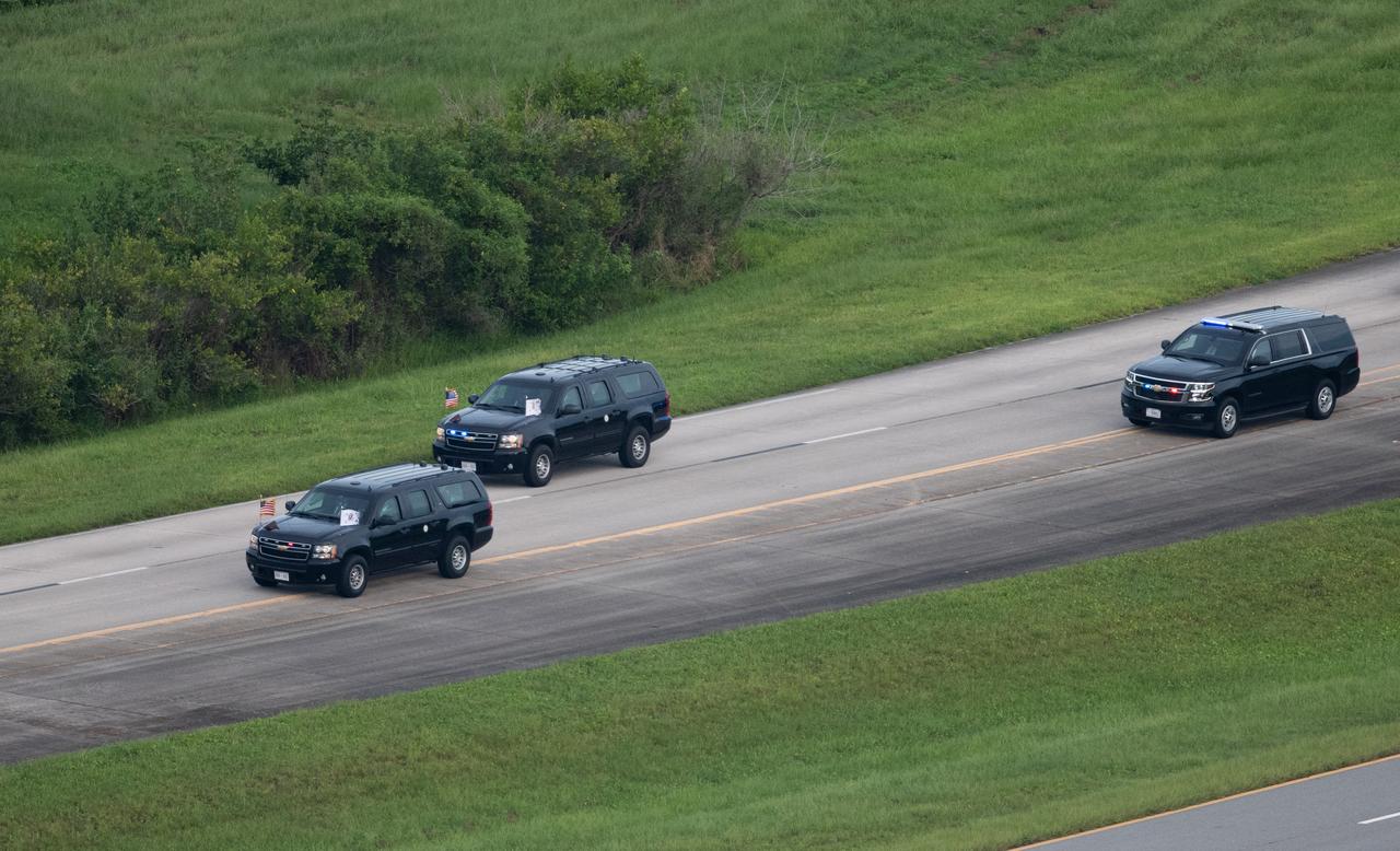 The motorcade carrying Vice President Kamala Harris and Second Gentleman Doug Emhoff is seen at NASA’s Kennedy Space Center ahead of the first launch attempt of Artemis I, Monday, Aug. 29, 2022, in Florida. NASA’s Artemis I flight test is the first integrated flight test of the agency’s deep space exploration systems: the Orion spacecraft, Space Launch System (SLS) rocket, and ground systems. The launch director halted today’s launch attempt at approximately 8:30 a.m. ET.  Photo Credit: (NASA/Joel Kowsky)