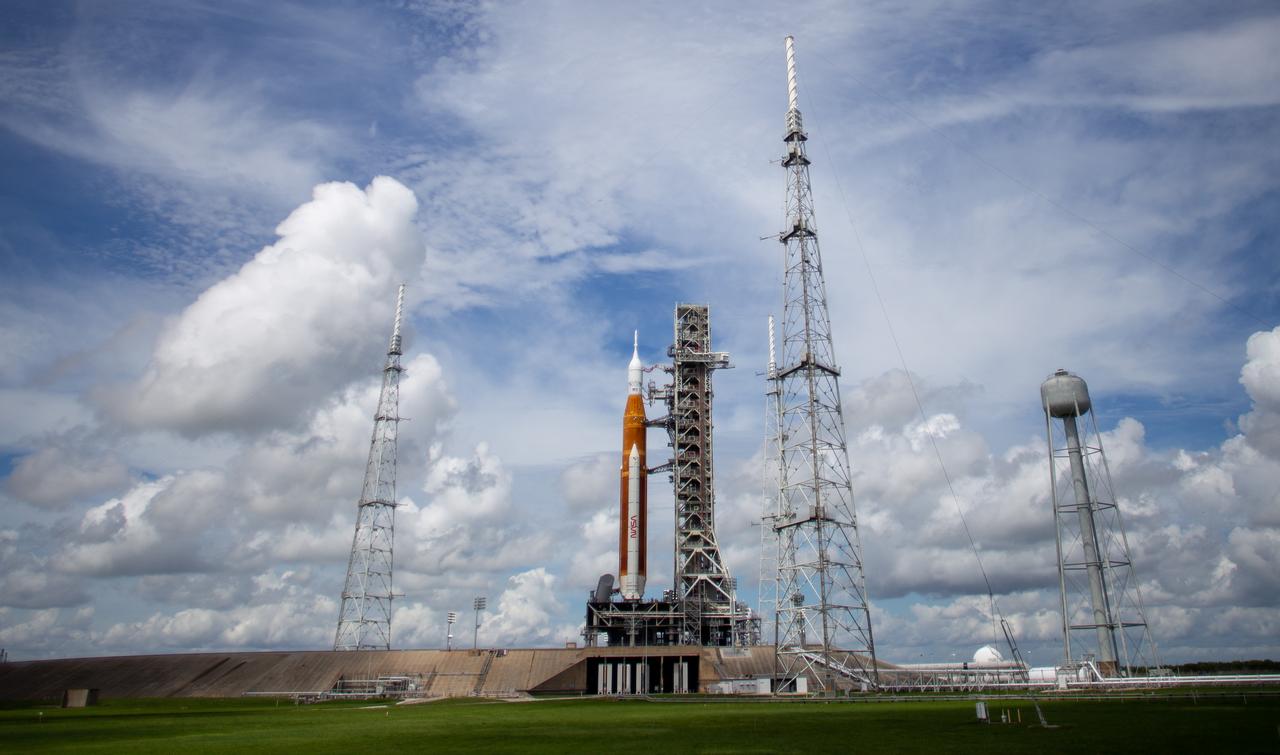 NASA’s Space Launch System (SLS) rocket with the Orion spacecraft aboard is seen atop the mobile launcher at Launch Pad 39B after the launch director halted the day’s launch attempt at approximately 8:30 a.m. EDT, Monday, Aug. 29, 2022, at NASA’s Kennedy Space Center in Florida. NASA’s Artemis I flight test is the first integrated test of the agency’s deep space exploration systems: the Orion spacecraft, SLS rocket, and supporting ground systems. Launch of the uncrewed flight test is targeted for Sept. 3 at 2:17 p.m. EDT. Photo Credit: (NASA/Joel Kowsky)