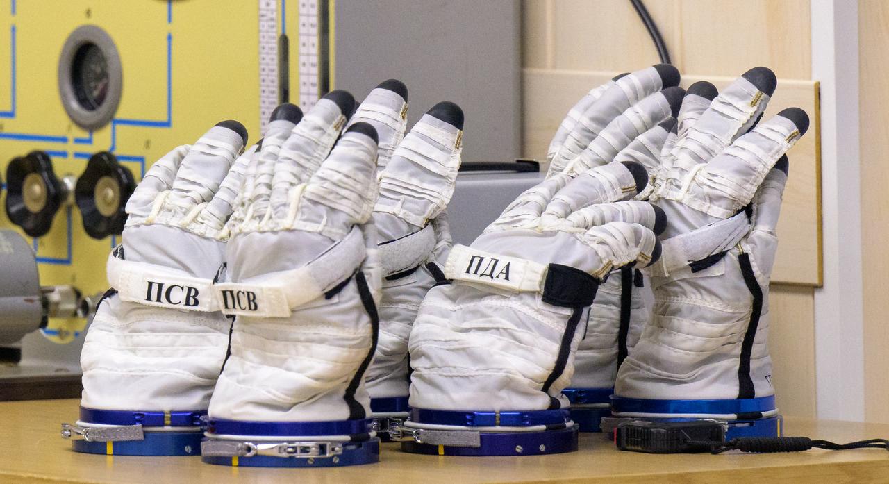 Russian Sokol gloves are seen ahead of Expedition 68 crew members, Frank Rubio of NASA, and Sergey Prokopyev and Dmitri Petelin of Roscosmos having their Russian Sokol suits pressure checked, Wednesday, Sept. 21, 2022, in Baikonur, Kazakhstan. Rubio, Prokopyev and Petelin launched onboard the Soyuz rocket from the Baikonur Cosmodrome for a mission on the International Space Station. Photo Credit: (NASA/Bill Ingalls)