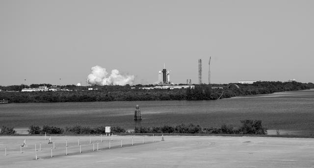 NASA image: NASA’s SpaceX Crew-5 Final Prelaunch Engine Firing Test