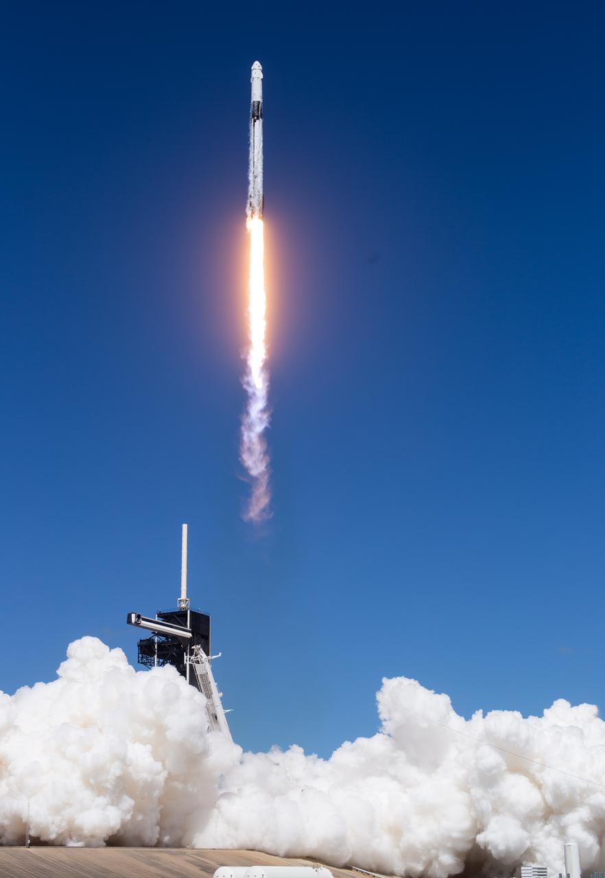 A SpaceX Falcon 9 rocket carrying the company's Crew Dragon spacecraft is launched on NASA’s SpaceX Crew-5 mission to the International Space Station with NASA astronauts Nicole Mann and Josh Cassada, Japan Aerospace Exploration Agency (JAXA) astronaut Koichi Wakata, and Roscosmos cosmonaut Anna Kikina onboard, Wednesday, Oct. 5, 2022, at NASA’s Kennedy Space Center in Florida. NASA’s SpaceX Crew-5 mission is the fifth crew rotation mission of the SpaceX Crew Dragon spacecraft and Falcon 9 rocket to the International Space Station as part of the agency’s Commercial Crew Program. Mann, Cassada, Wakata, and Kikini launched at 12:00 p.m. EDT from Launch Complex 39A at the Kennedy Space Center to begin a six month mission onboard the orbital outpost. Photo Credit: (NASA/Joel Kowsky)