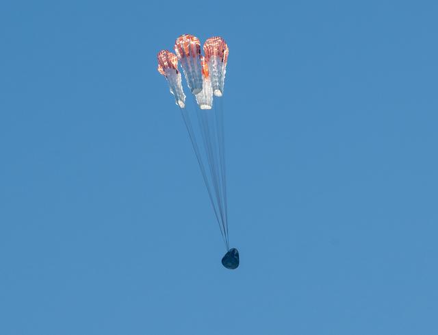 NASA image: NASA’s SpaceX Crew-4 Splashdown