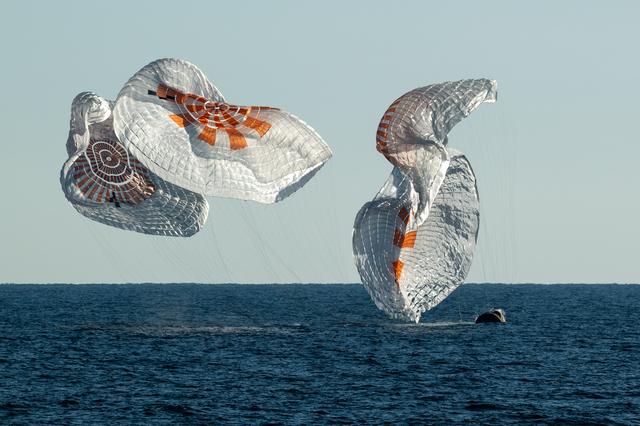 NASA image: NASA’s SpaceX Crew-4 Splashdown