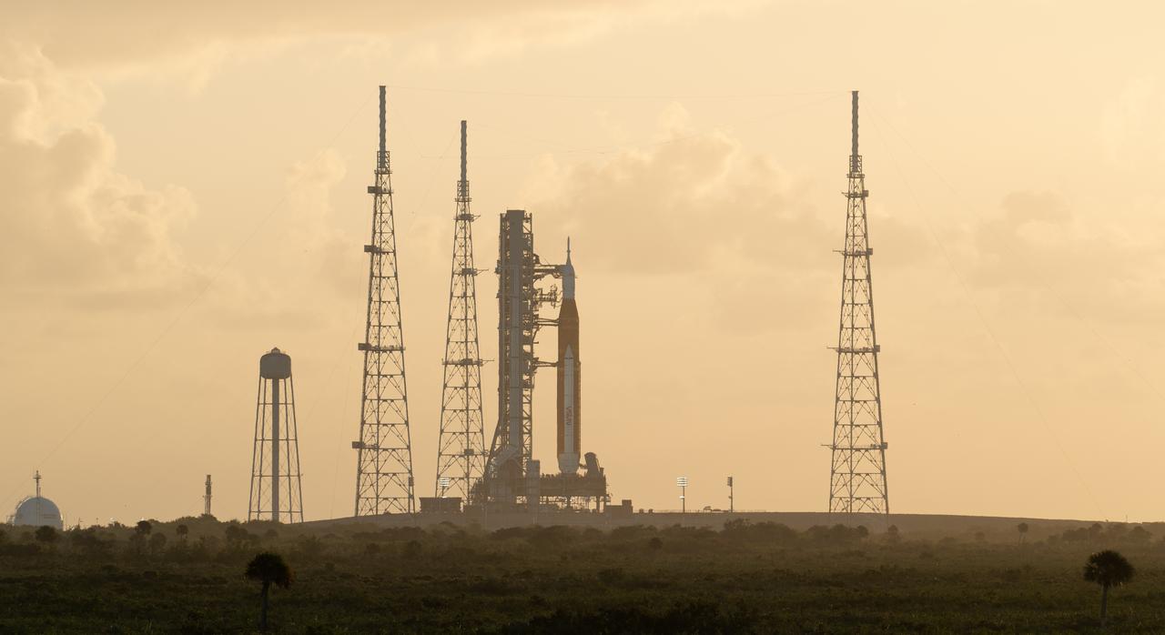 NASA’s Space Launch System (SLS) rocket with the Orion spacecraft aboard is seen atop the mobile launcher at Launch Pad 39B as preparations for launch continue, Monday, Nov. 7, 2022, at NASA’s Kennedy Space Center in Florida. NASA’s Artemis I flight test is the first integrated test of the agency’s deep space exploration systems: the Orion spacecraft, SLS rocket, and supporting ground systems. Launch of the uncrewed flight test is targeted for Nov. 14 at 12:07 a.m. EST.  Photo Credit: (NASA/Joel Kowsky)