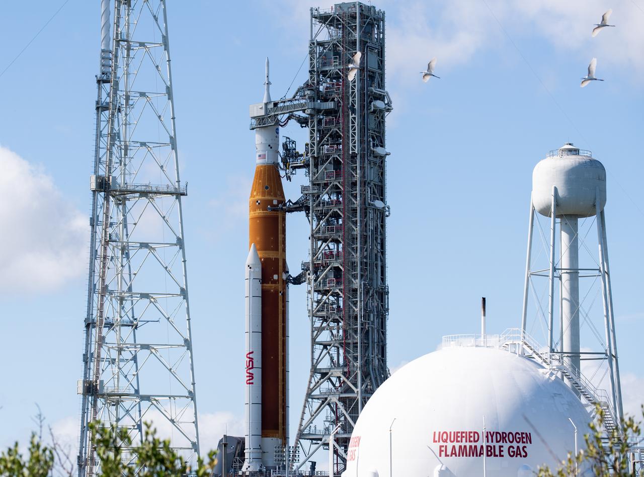NASA’s Space Launch System (SLS) rocket with the Orion spacecraft aboard is seen atop the mobile launcher at Launch Pad 39B, Friday, Nov. 11, 2022, at NASA’s Kennedy Space Center in Florida. Teams began walkdowns and inspections at the pad to assess the status of the rocket and spacecraft after the passage of Hurricane Nicole. NASA’s Artemis I flight test is the first integrated test of the agency’s deep space exploration systems: the Orion spacecraft, SLS rocket, and supporting ground systems. Launch of the uncrewed flight test is targeted for no earlier than Nov. 16 at 1:04 a.m. EST. Photo Credit: (NASA/Joel Kowsky)
