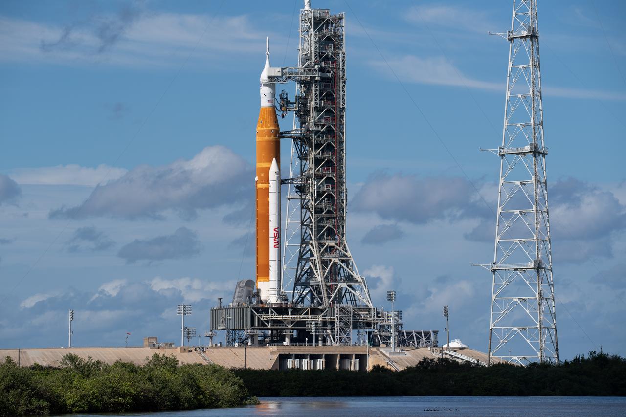 NASA’s Space Launch System (SLS) rocket with the Orion spacecraft aboard is seen atop the mobile launcher at Launch Pad 39B, Friday, Nov. 11, 2022, at NASA’s Kennedy Space Center in Florida. Teams began walkdowns and inspections at the pad to assess the status of the rocket and spacecraft after the passage of Hurricane Nicole. NASA’s Artemis I flight test is the first integrated test of the agency’s deep space exploration systems: the Orion spacecraft, SLS rocket, and supporting ground systems. Launch of the uncrewed flight test is targeted for no earlier than Nov. 16 at 1:04 a.m. EST. Photo Credit: (NASA/Joel Kowsky)
