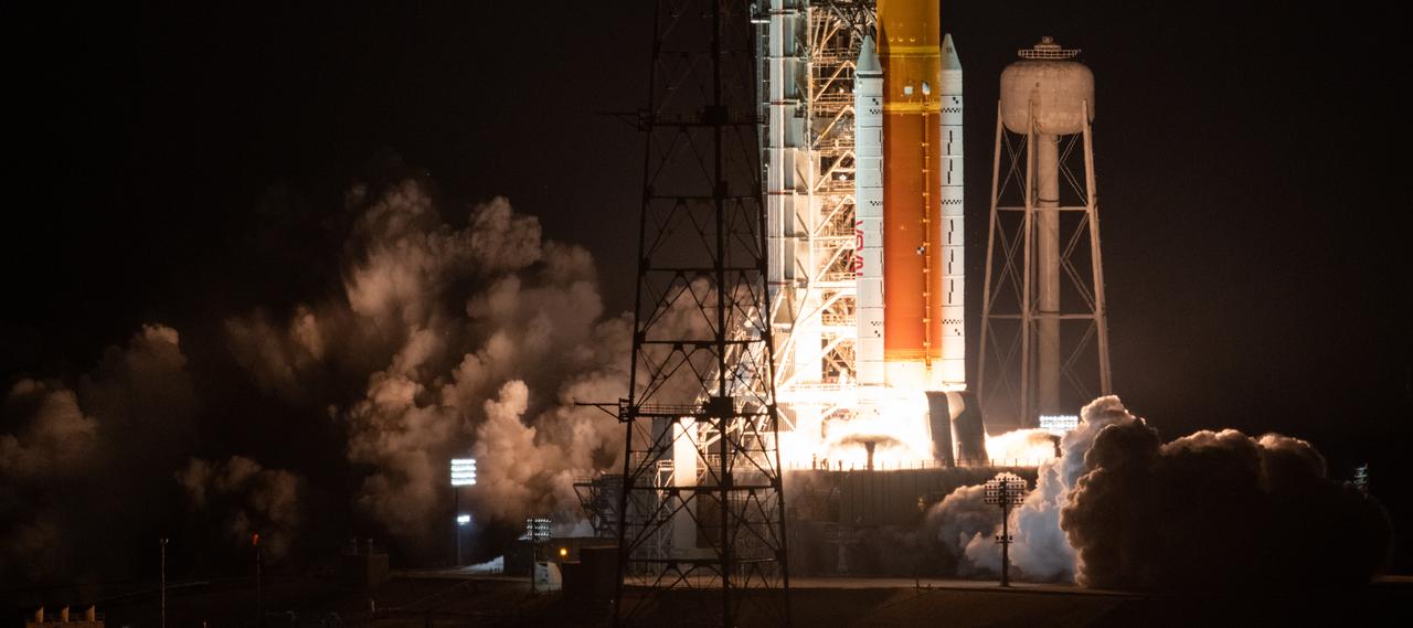 NASA’s Space Launch System rocket carrying the Orion spacecraft launches on the Artemis I flight test, Wednesday, Nov. 16, 2022, from Launch Complex 39B at NASA’s Kennedy Space Center in Florida. NASA’s Artemis I mission is the first integrated flight test of the agency’s deep space exploration systems: the Orion spacecraft, Space Launch System (SLS) rocket, and ground systems. SLS and Orion launched at 1:47 a.m. EST, from Launch Pad 39B at the Kennedy Space Center. Photo Credit: (NASA/Joel Kowsky)