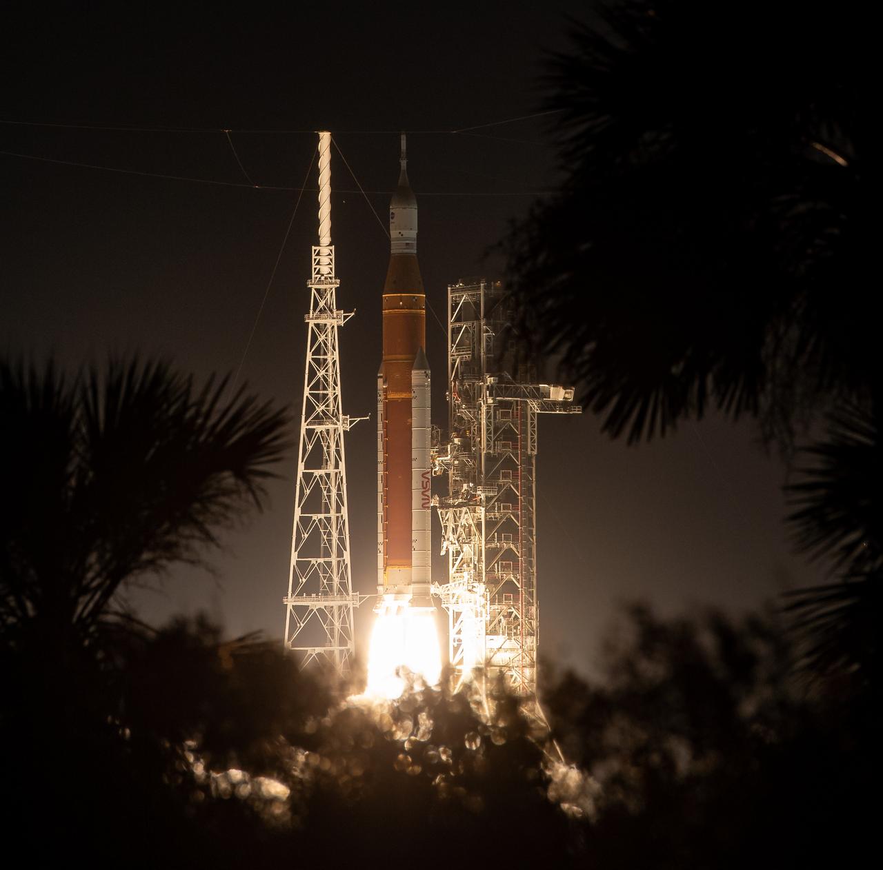 NASA’s Space Launch System rocket carrying the Orion spacecraft launches on the Artemis I flight test, Wednesday, Nov. 16, 2022, from Launch Complex 39B at NASA’s Kennedy Space Center in Florida. NASA’s Artemis I mission is the first integrated flight test of the agency’s deep space exploration systems: the Orion spacecraft, Space Launch System (SLS) rocket, and ground systems. SLS and Orion launched at 1:47 a.m. EST, from Launch Pad 39B at the Kennedy Space Center. Photo Credit: (NASA/Bill Ingalls)