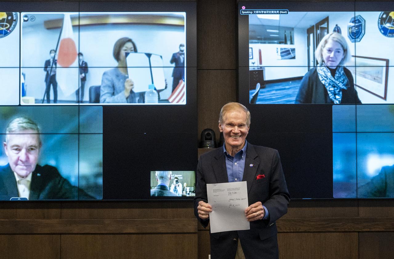 NASA Administrator Bill Nelson, joined by NASA Leadership, poses for photos following the signing of a Gateway implementing agreement during a virtual meeting hosted by Japanese Minister of Education, Culture, Sports, Science and Technology (MEXT) Keiko Nagaoka Thursday, Nov. 17, 2022, at NASA’s Kennedy Space Center in Florida. Photo Credit: (NASA/Keegan Barber)