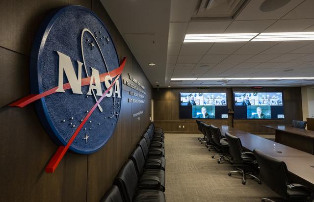 NASA image: NASA Administrator meets with Japanese MEXT Minister for a Gatew