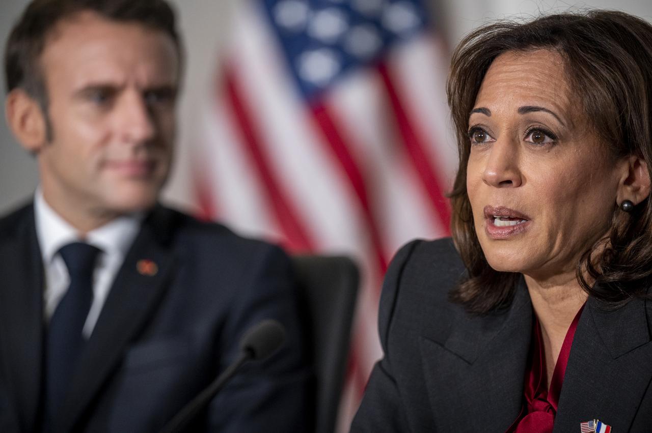 Vice President Kamala Harris delivers remarks prior to meeting with French President Emmanuel Macron and NASA Administrator Bill Nelson for an Earth Science briefing, Wednesday, Nov. 30, 2022, at the Mary W. Jackson NASA Headquarters building in Washington. Administrator Nelson and Vice President Harris met with French President Emmanuel Macron to highlight space cooperation between the United States and France. Photo Credit: (NASA/Keegan Barber)