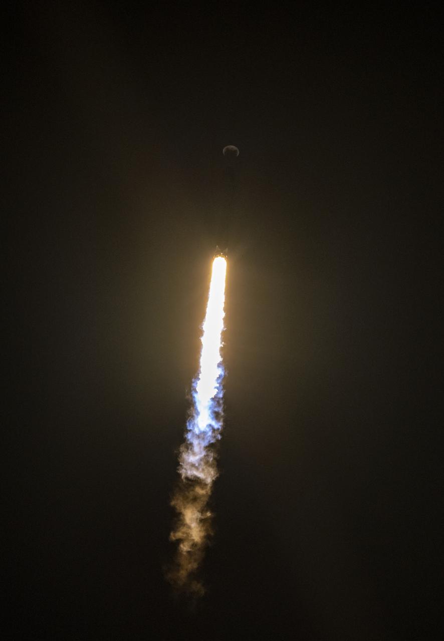A SpaceX Falcon 9 rocket launches with the Surface Water and Ocean Topography (SWOT) spacecraft onboard, Friday, Dec. 16, 2022, from Space Launch Complex 4E at Vandenberg Space Force Base in California. Jointly developed by NASA and Centre National D'Etudes Spatiales (CNES), with contributions from the Canadian Space Agency (CSA) and United Kingdom Space Agency, SWOT is the first satellite mission that will observe nearly all water on Earth’s surface, measuring the height of water in the planet’s lakes, rivers, reservoirs, and the ocean. Photo Credit: (NASA/Keegan Barber)