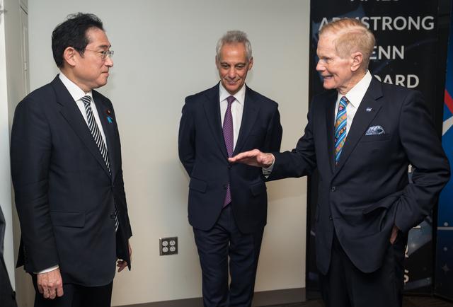 NASA image: U. S. and Japan Space Agreement Signing