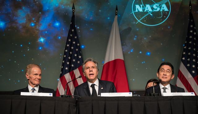 NASA image: U. S. and Japan Space Agreement Signing