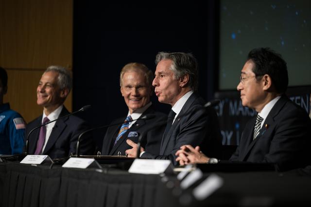 NASA image: U. S. and Japan Space Agreement Signing