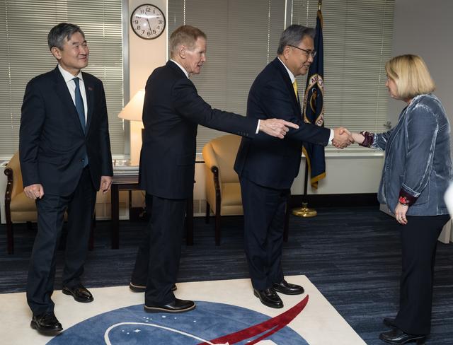 NASA image: NASA Leadership Meets with Republic of Korea’s Minister of For