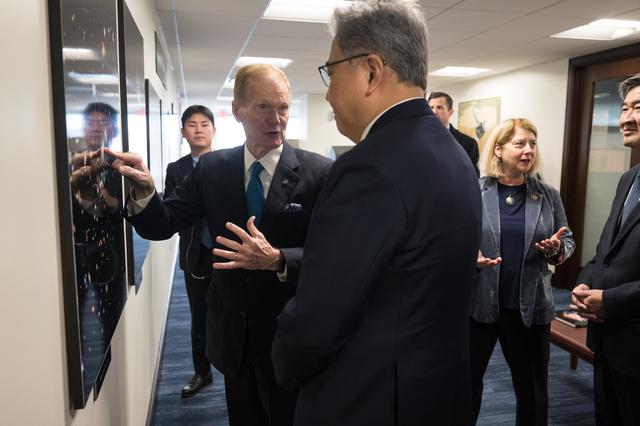 NASA image: NASA Leadership Meets with Republic of Korea’s Minister of For