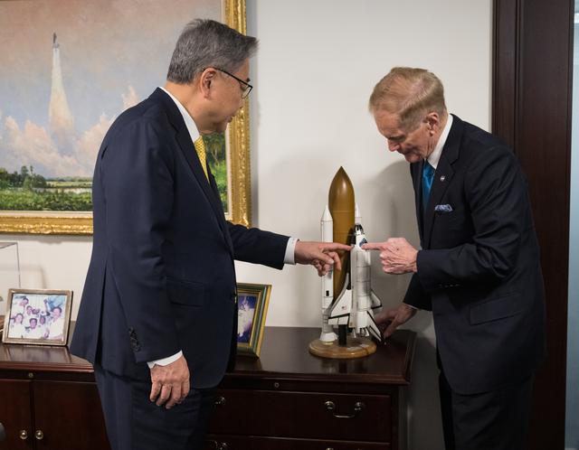 NASA image: NASA Leadership Meets with Republic of Korea’s Minister of For