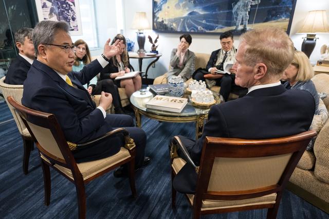 NASA image: NASA Leadership Meets with Republic of Korea’s Minister of For