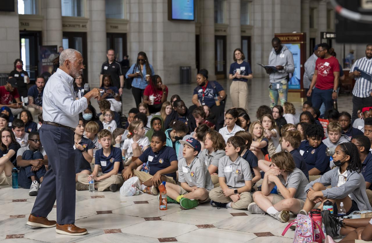 Former NASA Administrator Charlie Bolden speaks with local students during an Earth Day event, Thursday, April 20, 2023, at Union Station in Washington.  Photo Credit: (NASA/Keegan Barber)