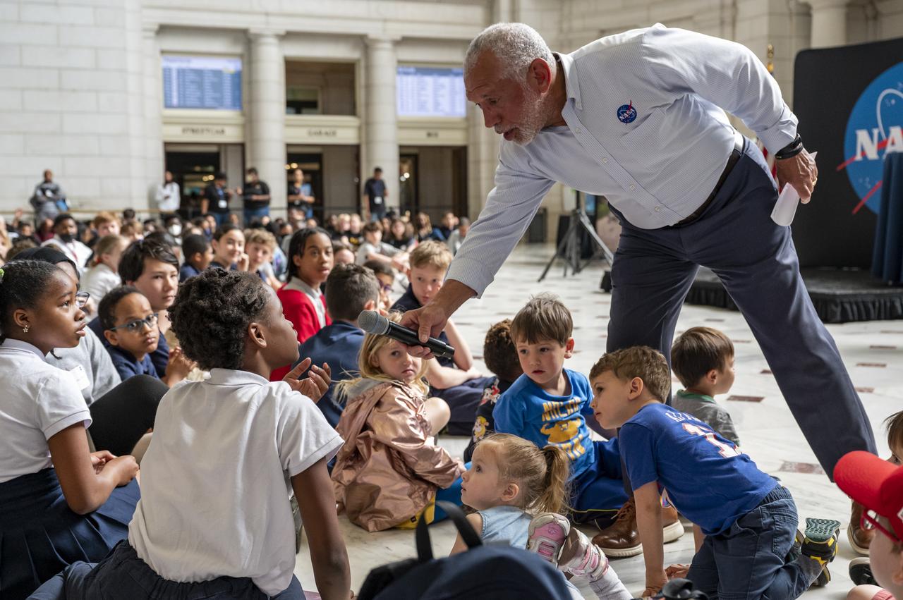 Former NASA Administrator Charlie Bolden speaks with local students during an Earth Day event, Thursday, April 20, 2023, at Union Station in Washington.  Photo Credit: (NASA/Keegan Barber)
