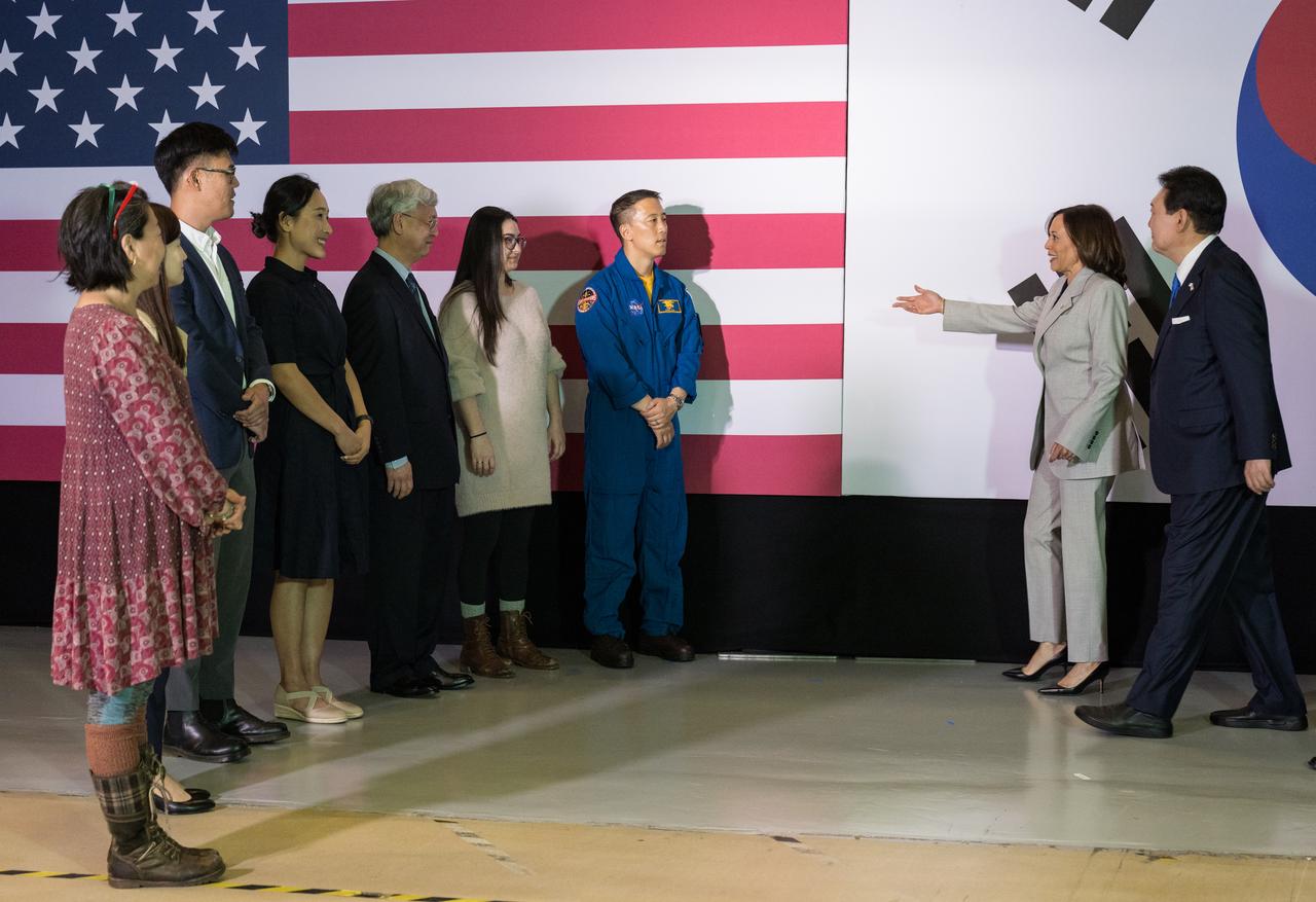 Vice President Kamala Harris and President Yoon Suk Yeol of the Republic of Korea speak with Korean-American scientists during a tour of NASA’s Goddard Space Flight Center, Tuesday, April 25, 2023, in Greenbelt, Md.  Photo Credit: (NASA/Aubrey Gemignani)