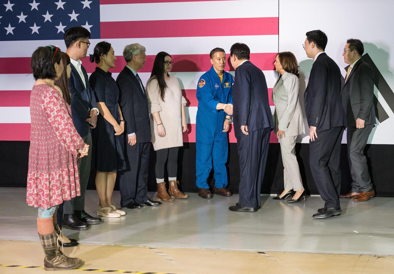 President Yoon Suk Yeol of the Republic of Korea shakes hands with NASA astronaut Jonny Kim as he and Vice President Kamala Harris meet with Korean-American scientists during a tour of NASA’s Goddard Space Flight Center, Tuesday, April 25, 2023, in Greenbelt, Md.  Photo Credit: (NASA/Aubrey Gemignani)