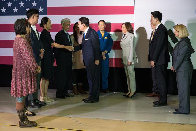 NASA image: Vice President Harris and President Yoon at GSFC