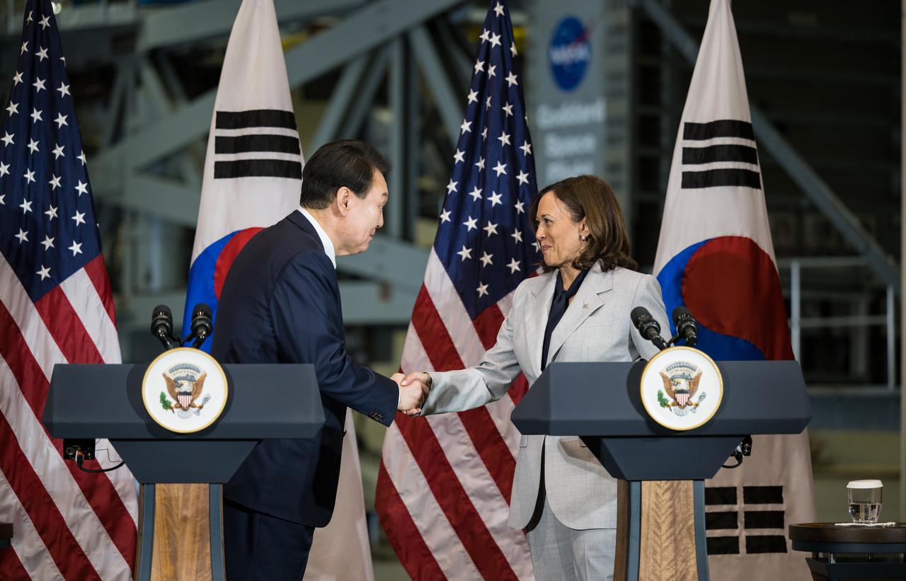 President Yoon Suk Yeol of the Republic of Korea shakes hands with Vice President Kamala Harris after delivering remarks during a tour of NASA’s Goddard Space Flight Center, Tuesday, April 25, 2023, in Greenbelt, Md.  Photo Credit: (NASA/Aubrey Gemignani)