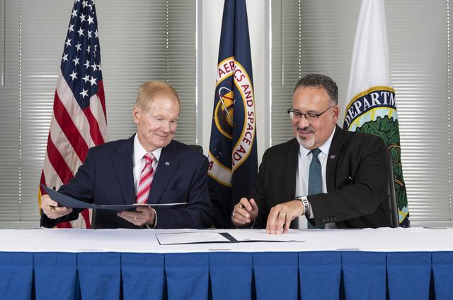 NASA image: Department of Education MOU Signing Ceremony