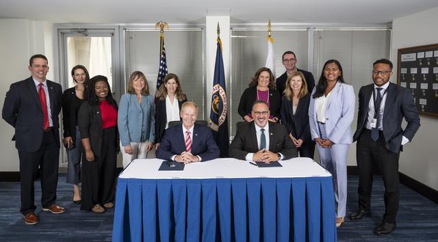 NASA image: Department of Education MOU Signing Ceremony