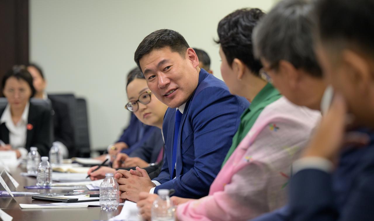 Prime Minister Oyun-Erdene Luvsannamsrai of Mongolia discusses space cooperation with NASA Deputy Administrator Pam Melroy during a meeting, Friday, Aug. 4, 2023, at the NASA Headquarters Mary W. Jackson Building in Washington. Photo Credit: (NASA/Bill Ingalls)