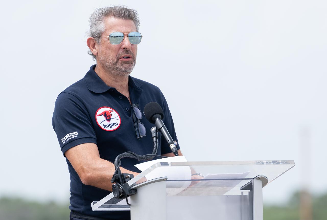 Eric van der Wal, lead of the International Space Station Program Houston Office for ESA (European Space Agency), delivers remarks after the arrival of NASA astronaut Jasmin Moghbeli, ESA (European Space Agency) astronaut Andreas Mogensen, Japan Aerospace Exploration Agency (JAXA) astronaut Satoshi Furukawa, and Roscosmos cosmonaut Konstantin Borisov, at the Launch and Landing Facility at NASA’s Kennedy Space Center in Florida ahead of the agency’s SpaceX Crew-7 mission, Sunday, Aug. 20, 2023. NASA’s SpaceX Crew-7 mission is the seventh crew rotation mission of the SpaceX Dragon spacecraft and Falcon 9 rocket to the International Space Station as part of the agency’s Commercial Crew Program. Moghbeli, Mogensen, Furukawa, and Borisov are scheduled to launch at 3:49 a.m. EDT on August 25, from Launch Complex 39A at the Kennedy Space Center. Photo Credit: (NASA/Joel Kowsky)