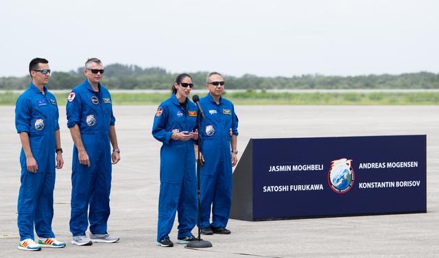 NASA image: NASA’s SpaceX Crew-7 Crew Arrival for Prelaunch Activities