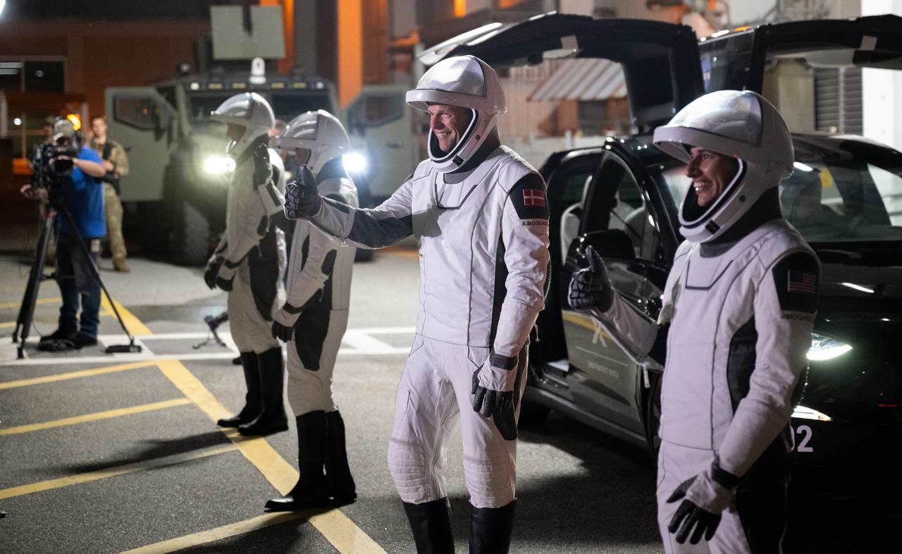 NASA astronaut Jasmin Moghbeli, right, ESA (European Space Agency) astronaut Andreas Mogensen, Japan Aerospace Exploration Agency (JAXA) astronaut Satoshi Furukawa, and Roscosmos cosmonaut Konstantin Borisov, wearing SpaceX spacesuits, are seen as they prepare to depart the Neil  A. Armstrong Operations and Checkout Building for Launch Complex 39A during a dress rehearsal prior to the Crew-7 mission launch, Tuesday, Aug. 22, 2023, at NASA’s Kennedy Space Center in Florida. NASA’s SpaceX Crew-7 mission is the seventh crew rotation mission of the SpaceX Dragon spacecraft and Falcon 9 rocket to the International Space Station as part of the agency’s Commercial Crew Program. Moghbeli, Mogensen, Furukawa, and Borisov are scheduled to launch at 3:49 a.m. EDT on Friday, August 25, from Launch Complex 39A at the Kennedy Space Center. Photo Credit: (NASA/Joel Kowsky)
