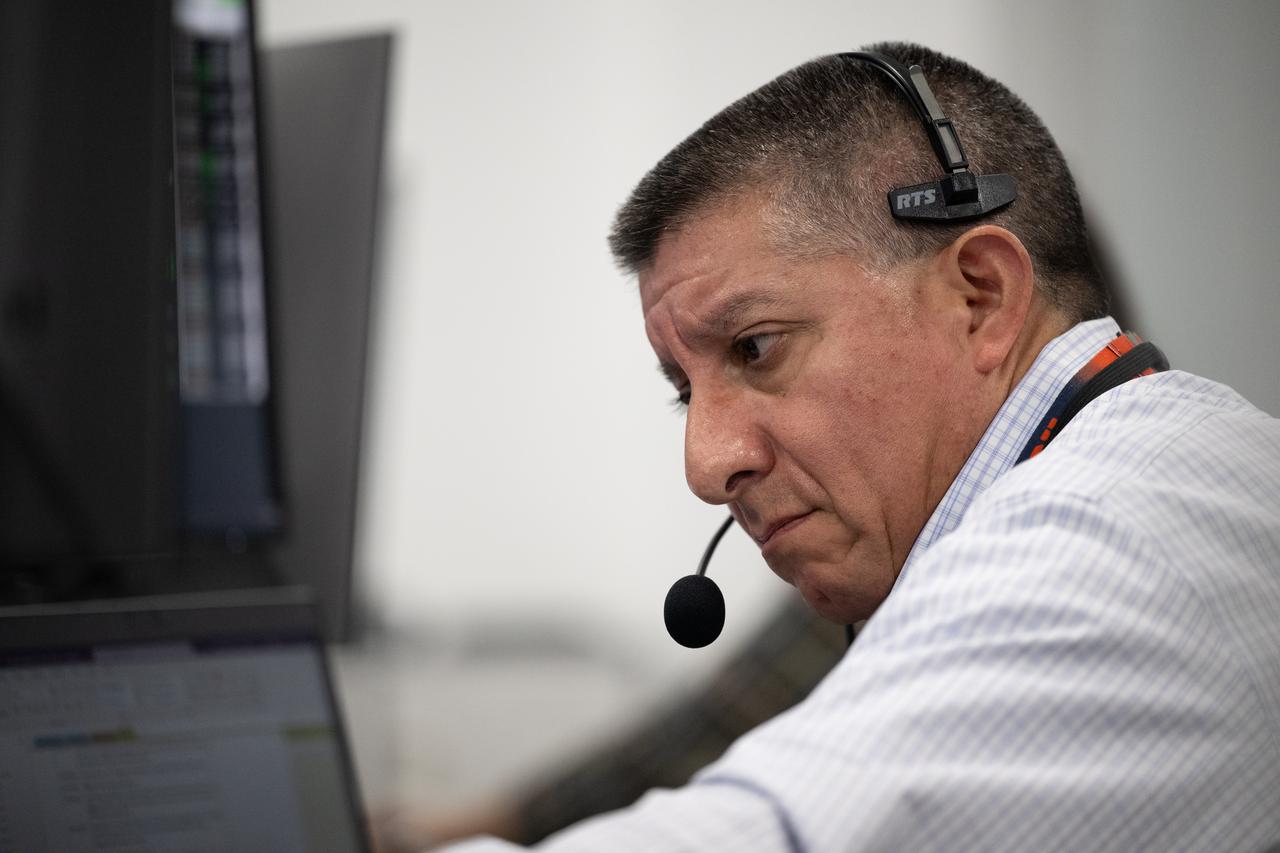 Richard Jones, manager of the Mission Management and Integration Office for NASA's Commercial Crew Program, monitors the countdown during a dress rehearsal in preparation for the launch of a SpaceX Falcon 9 rocket carrying the company's Dragon spacecraft on NASA’s SpaceX Crew-7 mission with NASA astronaut Jasmin Moghbeli, ESA (European Space Agency) astronaut Andreas Mogensen, Japan Aerospace Exploration Agency (JAXA) astronaut Satoshi Furukawa, and Roscosmos cosmonaut Konstantin Borisov onboard, Tuesday, Aug. 22, 2023, in SpaceX’s Launch and Landing Control Center in HangerX at NASA’s Kennedy Space Center in Florida. NASA’s SpaceX Crew-7 mission is the seventh crew rotation mission of the SpaceX Dragon spacecraft and Falcon 9 rocket to the International Space Station as part of the agency’s Commercial Crew Program. Moghbeli, Mogensen, Furukawa, and Borisov are scheduled to launch on 3:49 a.m. EDT on Friday, August 25, from Launch Complex 39A at the Kennedy Space Center. Photo Credit: (NASA/Joel Kowsky)