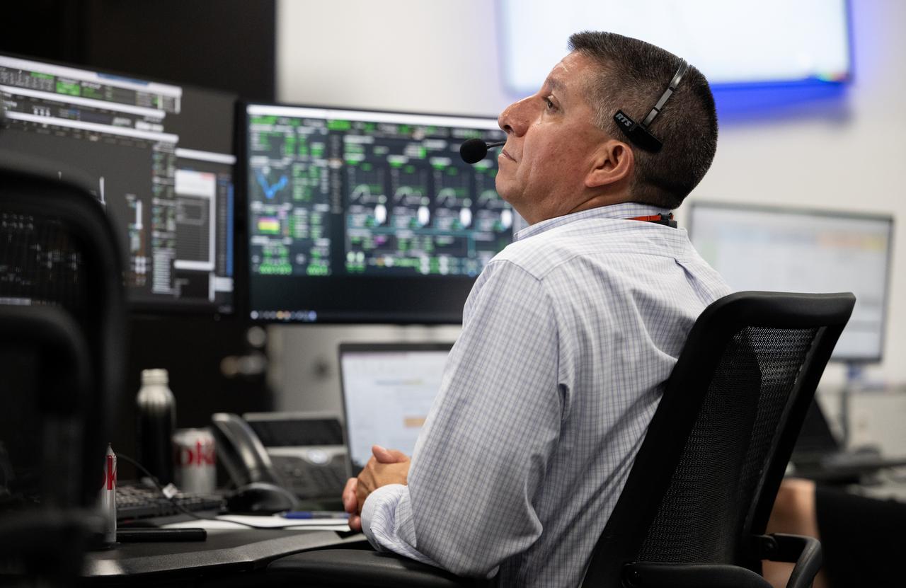 Richard Jones, manager of the Mission Management and Integration Office for NASA's Commercial Crew Program, monitors the countdown during a dress rehearsal in preparation for the launch of a SpaceX Falcon 9 rocket carrying the company's Dragon spacecraft on NASA’s SpaceX Crew-7 mission with NASA astronaut Jasmin Moghbeli, ESA (European Space Agency) astronaut Andreas Mogensen, Japan Aerospace Exploration Agency (JAXA) astronaut Satoshi Furukawa, and Roscosmos cosmonaut Konstantin Borisov onboard, Tuesday, Aug. 22, 2023, in SpaceX’s SpaceX’s Launch and Landing Control Center in HangerX at NASA’s Kennedy Space Center in Florida. NASA’s SpaceX Crew-7 mission is the seventh crew rotation mission of the SpaceX Dragon spacecraft and Falcon 9 rocket to the International Space Station as part of the agency’s Commercial Crew Program. Moghbeli, Mogensen, Furukawa, and Borisov are scheduled to launch on 3:49 a.m. EDT on Friday, August 25, from Launch Complex 39A at the Kennedy Space Center. Photo Credit: (NASA/Joel Kowsky)