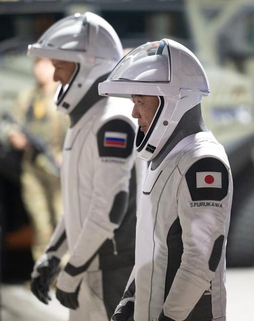 NASA image: NASA’s SpaceX Crew-7 Crew Walkout